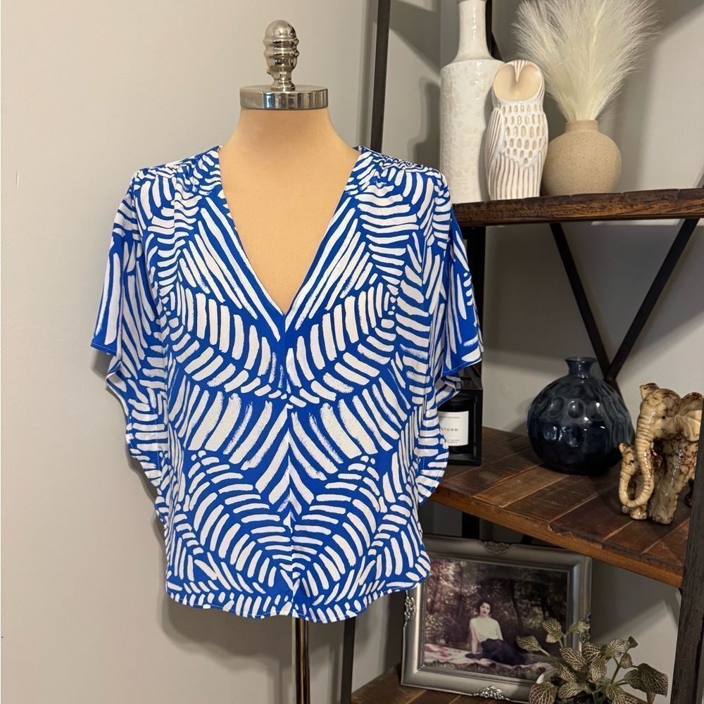 Marie Oliver Women's SM Silk Blouse Butterfly Sleeve V-Neck Blue White